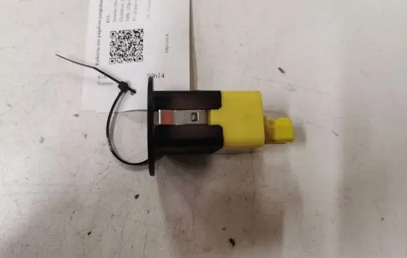 KIA Sorento Passenger airbag on/off switch