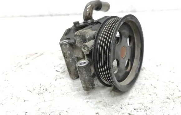 Ford Fiesta Power steering pump 2S6C3A696GF