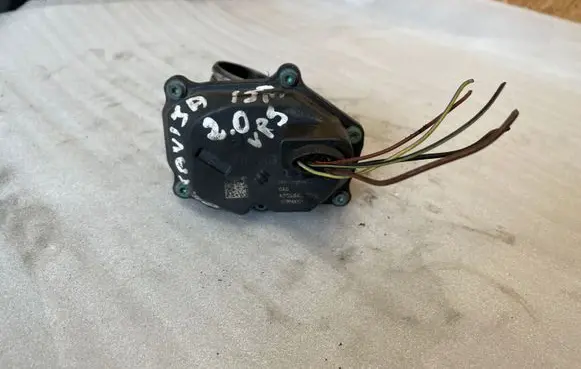 Volkswagen Golf VII Throttle valve 04L131501C