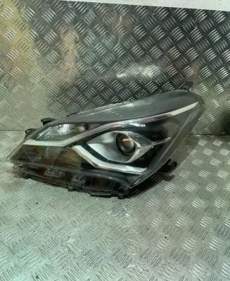 Toyota Yaris Headlight/headlamp Koito