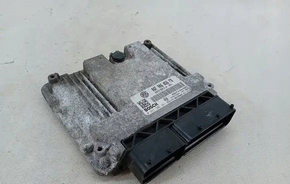 Volkswagen PASSAT B6 Engine control unit/module ECU