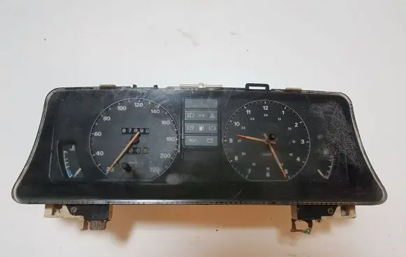 Opel Rekord E2 Speedometer (instrument cluster) 81117340