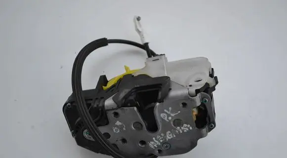 Opel Insignia A Coupe door lock (next to the handle) 13503161