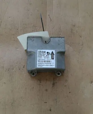 Opel Zafira B Airbag control unit/module 13246046