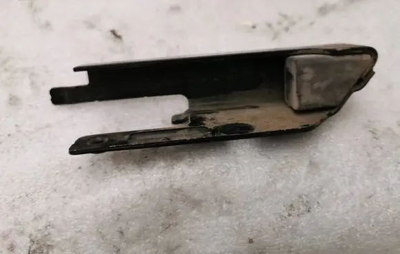 Opel Combo E Sliding door bottom rail 9821949480