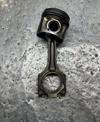 Volvo V70 Piston with connecting rod 