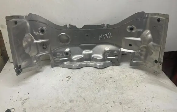 Mercedes-Benz C W204 Other engine bay part