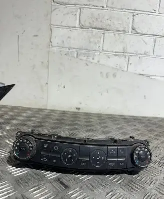 Mercedes-Benz E W211 Climate control unit 2118300490