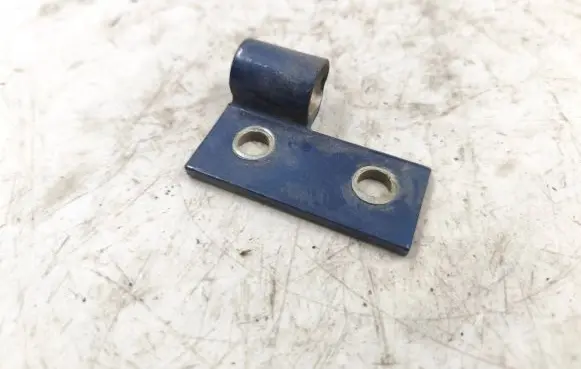 BMW 5 E39 Rear door lower hinge