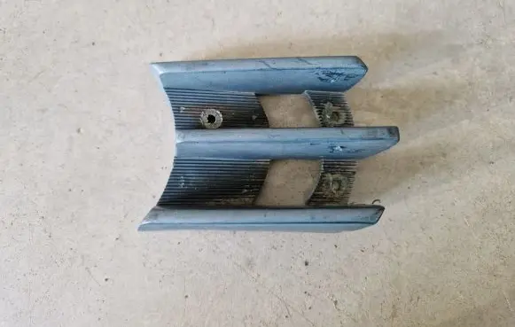 Mitsubishi Pajero Sport I Front fog light trim/grill MR478679