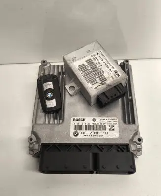 BMW 5 E60 E61 Engine control unit/module 7801711 0281013251