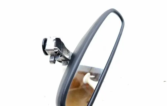 Rear view mirror (interior)