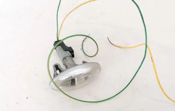 Citroen C6 Front fender indicator light 0104706