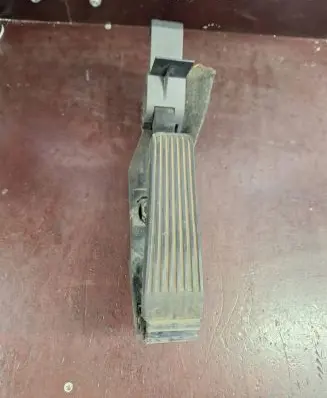 Mercedes-Benz CLK A209 C209 Accelerator throttle pedal A2113000404