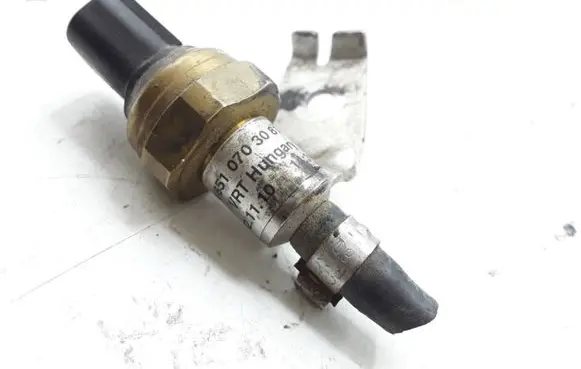 Mercedes-Benz E W212 Fuel temperature sensor A6510703081