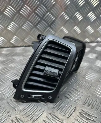 KIA Sorento Dashboard air vent grill cover trim 2P97420105