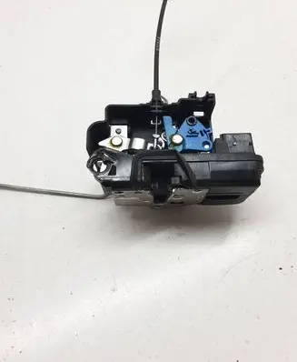 Opel Antara Front door lock