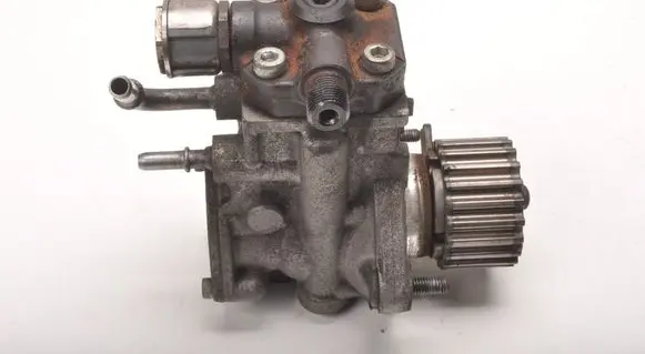 Volvo S90, V90 Fuel injection high pressure pump 31432135