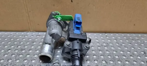 Ford C-MAX II Thermostat housing BM5G-9K478-AB