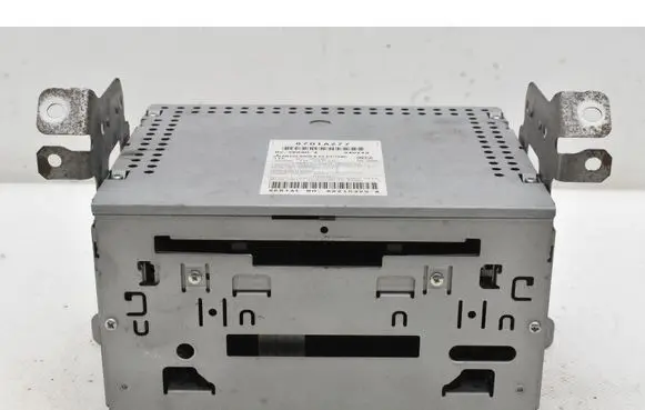 Mitsubishi Lancer VIII Radio/CD/DVD/GPS head unit 8701A277