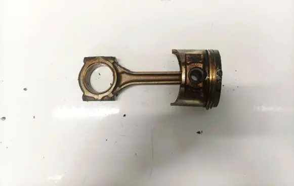 Honda Accord Piston with connecting rod