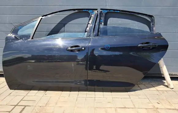Peugeot 208 I Front door
