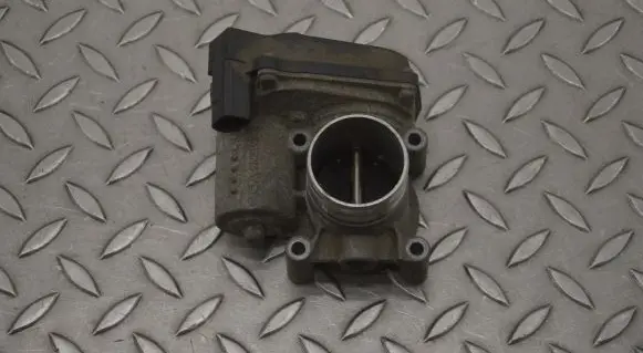 Volkswagen Polo Throttle valve 03D133062E A2C53060088