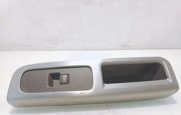 Volvo V50 Electric window control switch 8663815