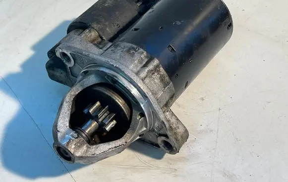 Mercedes-Benz E W211 Starter motor 0051513901