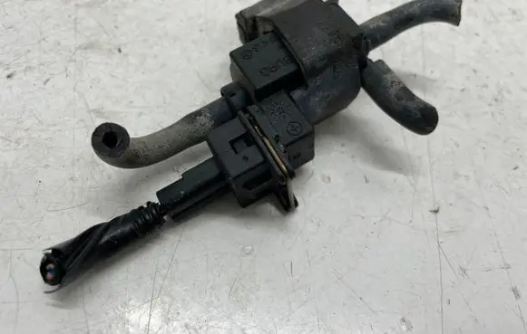 Land Rover Range Rover Sport L494 Vacuum valve AH22209054AA