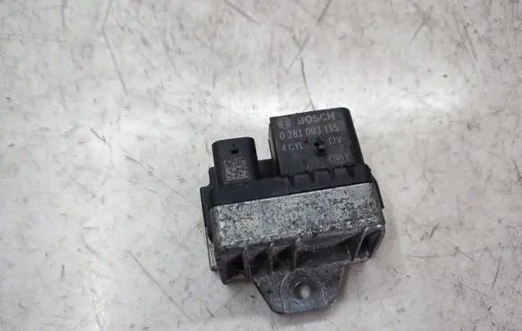 BMW 3 GT F34 Glow plug pre-heat relay 0281003115