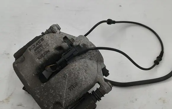 Mercedes-Benz C W204 Front brake caliper