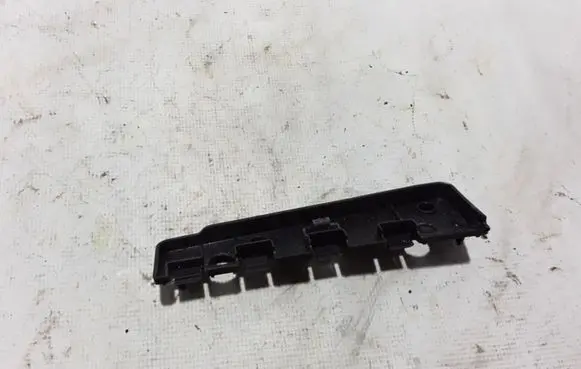 Volvo S60 Fender mounting bracket 31448917