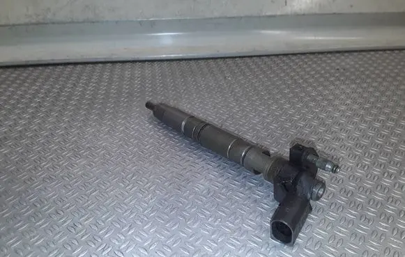 Skoda Yeti (5L) Fuel injector 03L130277 0445116030