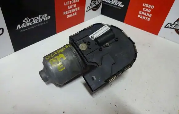 Skoda Octavia Mk2 (1Z) Wiper motor 1Z2955119D