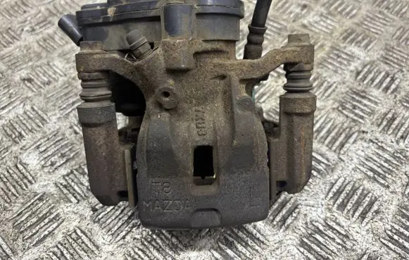 Mazda CX-5 II Rear brake caliper