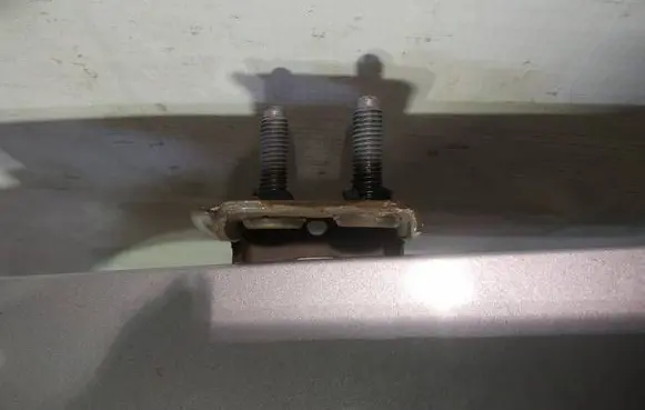 Honda Jazz Tailgate/trunk/boot hinge