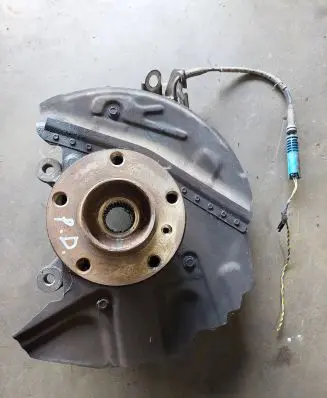 BMW X5 E53 Front wheel hub spindle knuckle