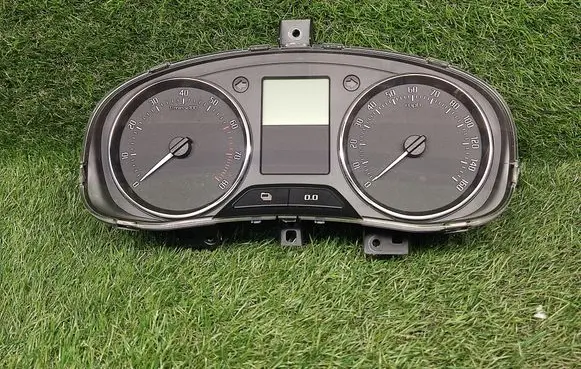 Skoda Fabia Mk2 (5J) Speedometer (instrument cluster) 5J0920911E