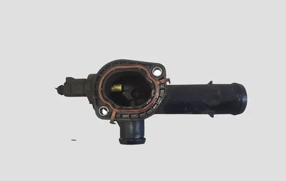 Volkswagen Amarok Engine coolant pipe/hose 03L121131M