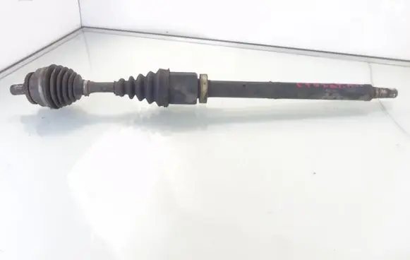 Volvo C70 Front driveshaft P8689239
