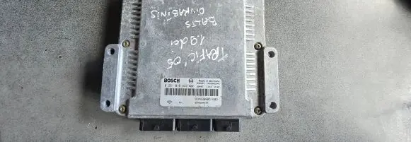 Renault Trafic II (X83) Engine control unit/module 0281010633
