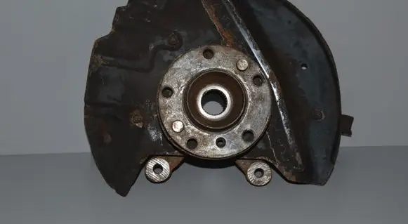 Front wheel hub