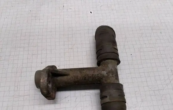 Volkswagen Transporter - Caravelle T4 Engine coolant pipe/hose 074121145B