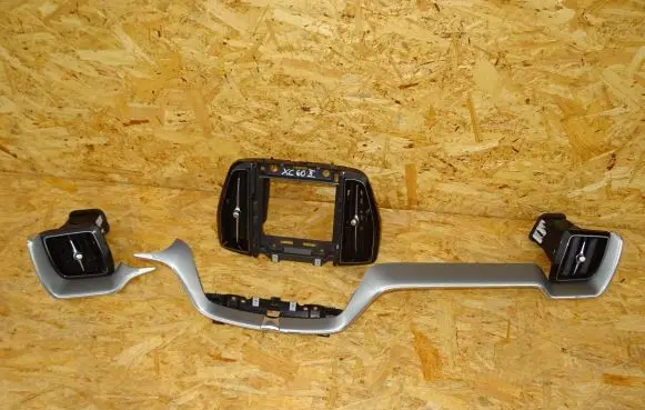 Volvo XC60 Dashboard glove box trim