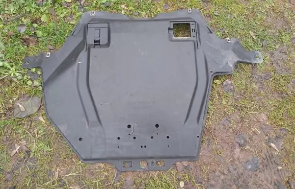 Subaru Outback Engine splash shield/under tray 56440AJ050