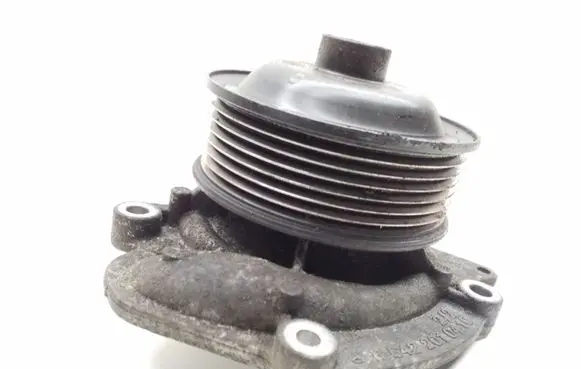 Mercedes-Benz CLS C219 Water pump A6422010410