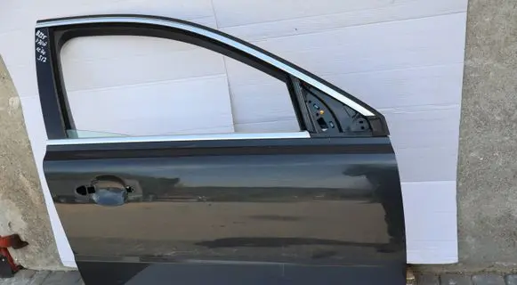 Volvo V70 Front door