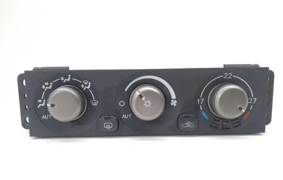 Mitsubishi Pajero Climate control unit MR958005 1465700022