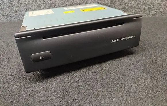 Audi A4 S4 B7 8E 8H Navigation unit CD/DVD player 4B0919887E